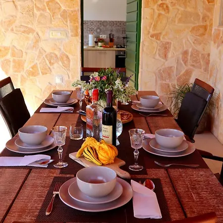 Restful Kanica House